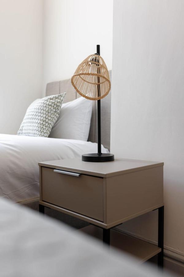 Newly Renovated Apartments In Liverpool - Extended Stay ภายนอก รูปภาพ