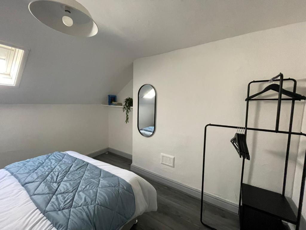Newly Renovated Apartments In Liverpool - Extended Stay ภายนอก รูปภาพ