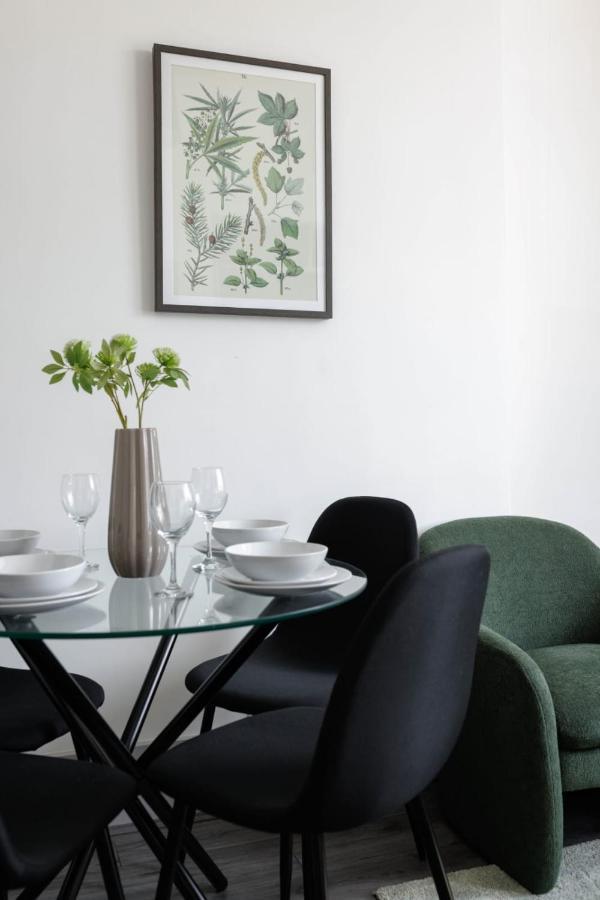 Newly Renovated Apartments In Liverpool - Extended Stay ภายนอก รูปภาพ