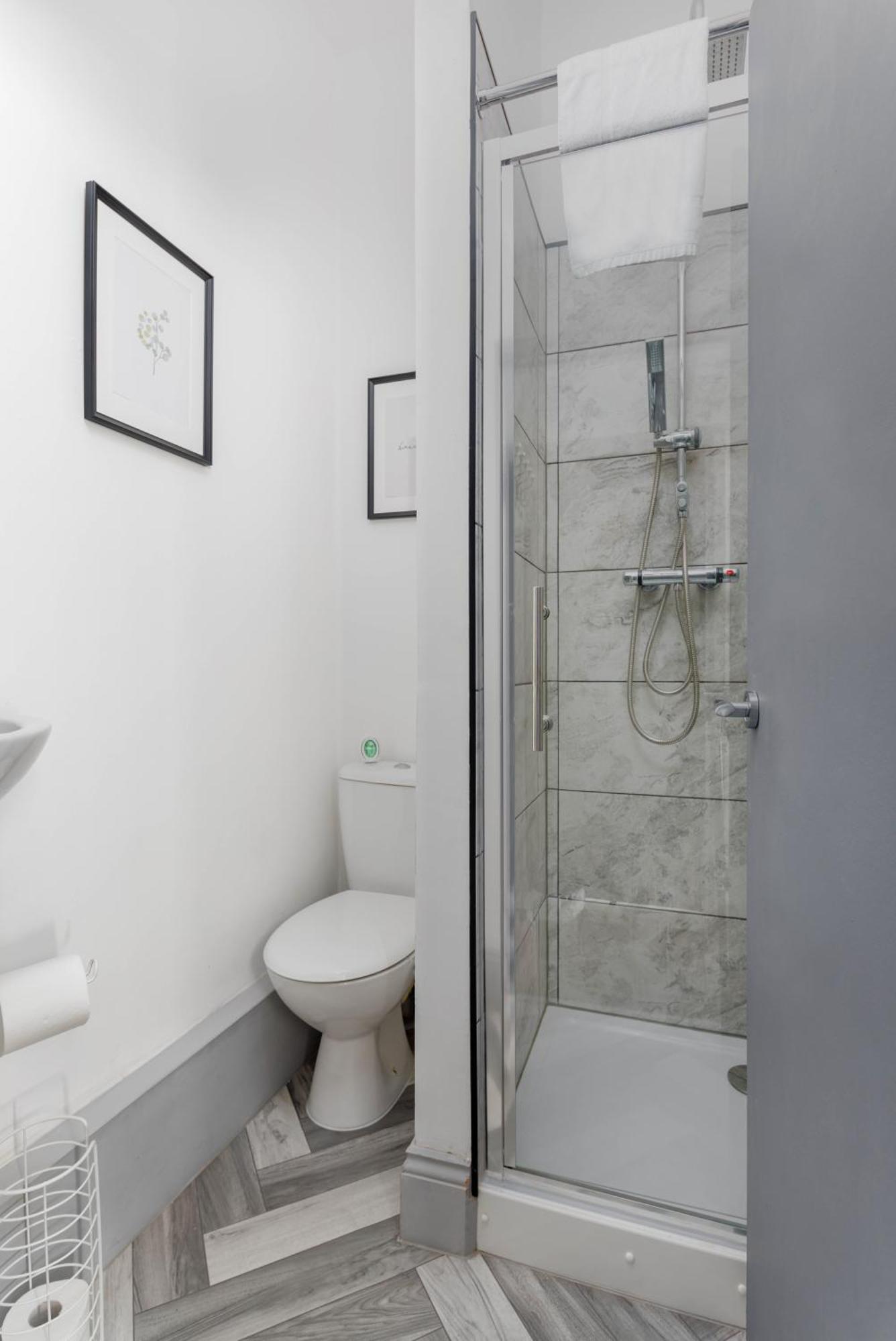 Newly Renovated Apartments In Liverpool - Extended Stay ภายนอก รูปภาพ