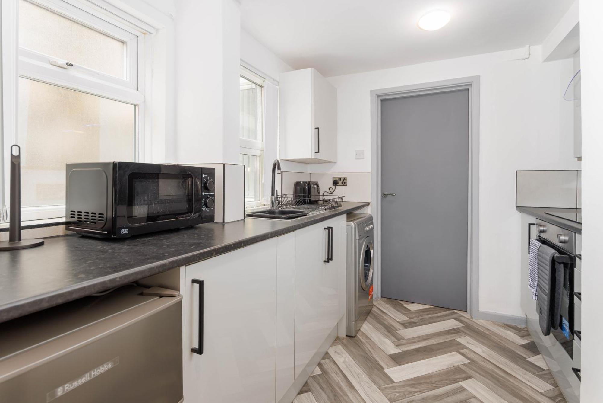 Newly Renovated Apartments In Liverpool - Extended Stay ภายนอก รูปภาพ